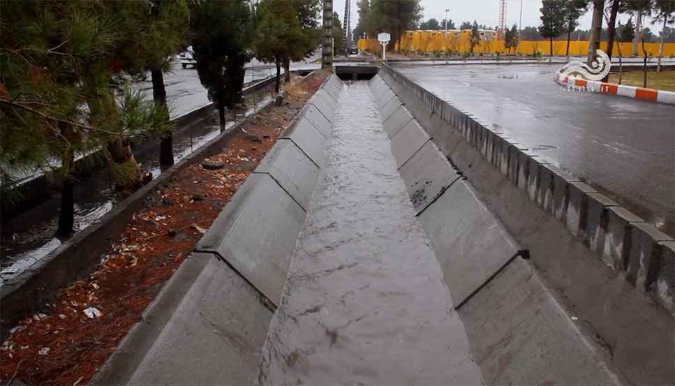 تاثیر پروژه در حال احداث هدایت آبهای سطحی شهرداری سیرجان در بارندگی های اخیر