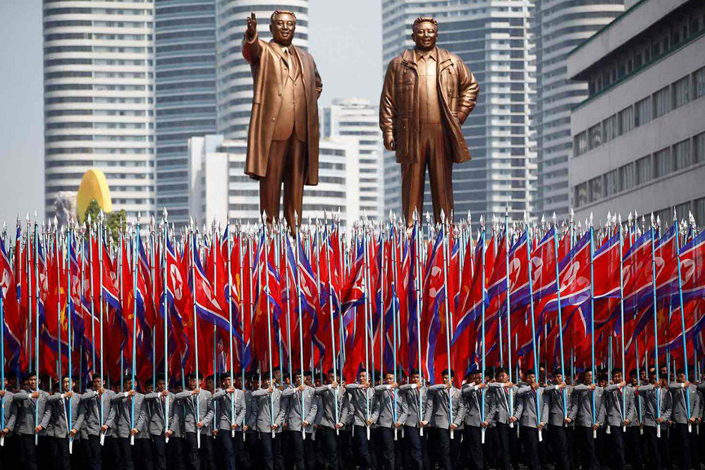 کره شمالی از نابودی سایت هسته‌ای خود رونمایی می کند