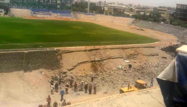 ریزش سکوهای تازه ساخته ورزشگاه امام علی سیرجان