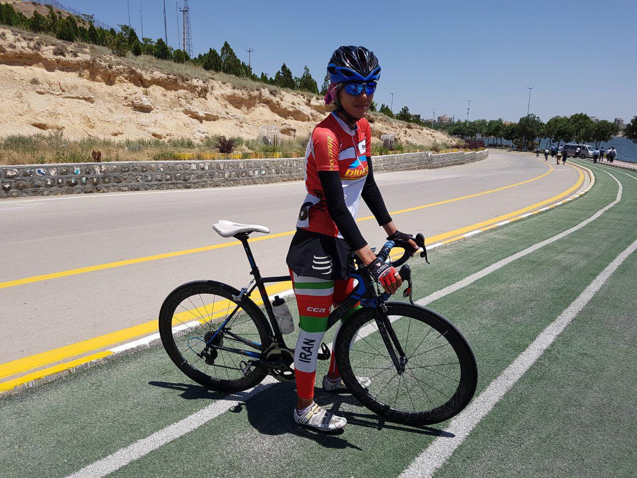 دوچرخه سوار زن ایرانی: با حضور در تیم اسپانیایی پیشرفت می‌کنم
