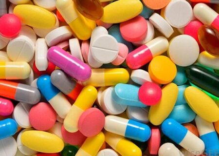 ۵۲ قلم داروی قاچاق و کمیاب از یک داروخانه در کرمان کشف شد