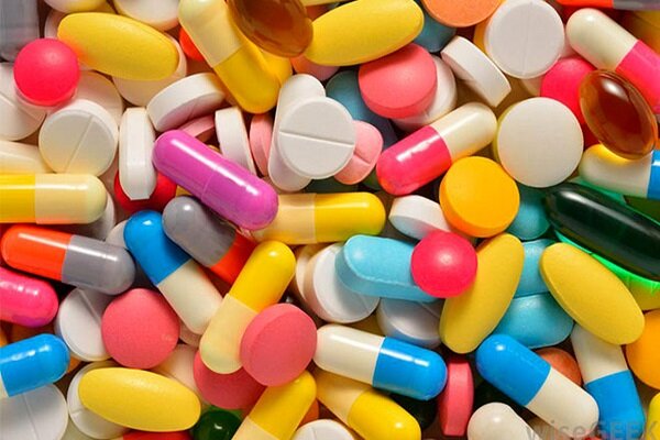 ۵۲ قلم داروی قاچاق و کمیاب از یک داروخانه در کرمان کشف شد