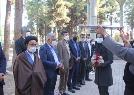 مراسم بدرقه تیم فوتبال بانوان شهرداری سیرجان برگزار شد
