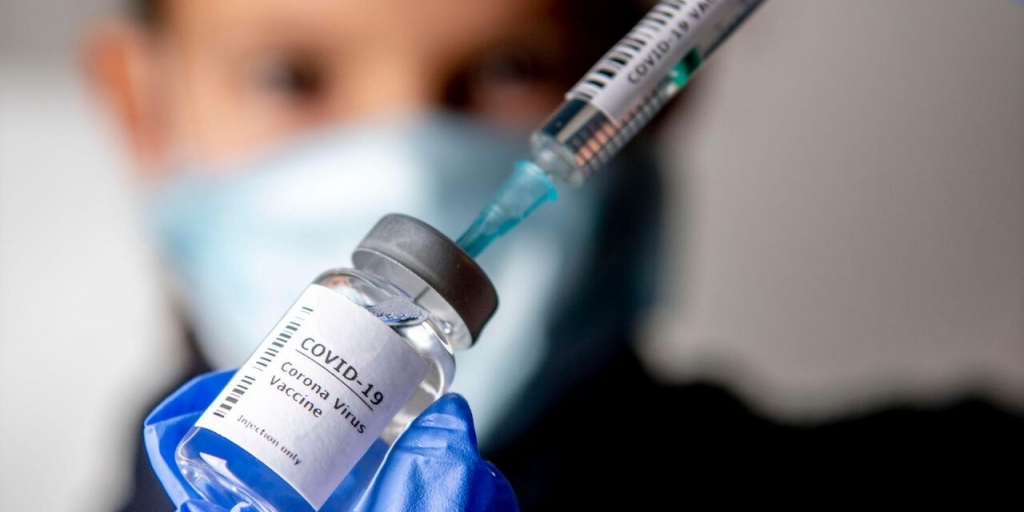الزام کارمندان برای تزریق حداقل یک دز واکسن کرونا تا اول آبان