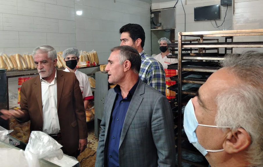 بازدید سرزده فرماندار سیرجان از واحدهای تولید نان فانتزی