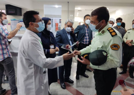 دیدار فرمانده انتظامی سیرجان با کادر درمان همراه با عیادت از بیماران
