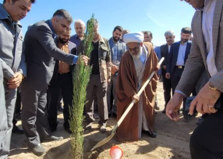 آیین روز درختکاری در سیرجان برگزار شد