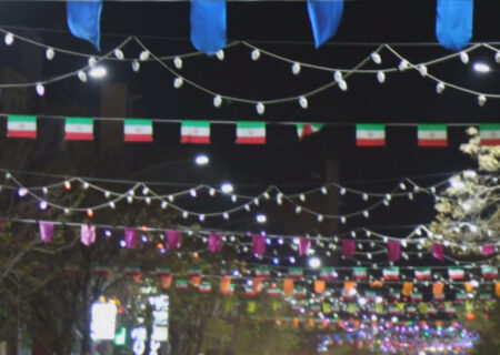 آذین‌بندی و نورپردازی معابر شهر به مناسبت سال نو و ماه مبارک رمضان انجام شد