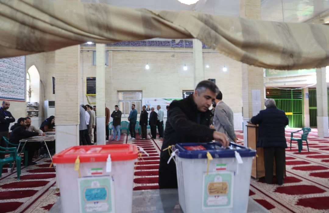 پرسنل شهرداری سیرجان رای خود را به صندوق انداختند